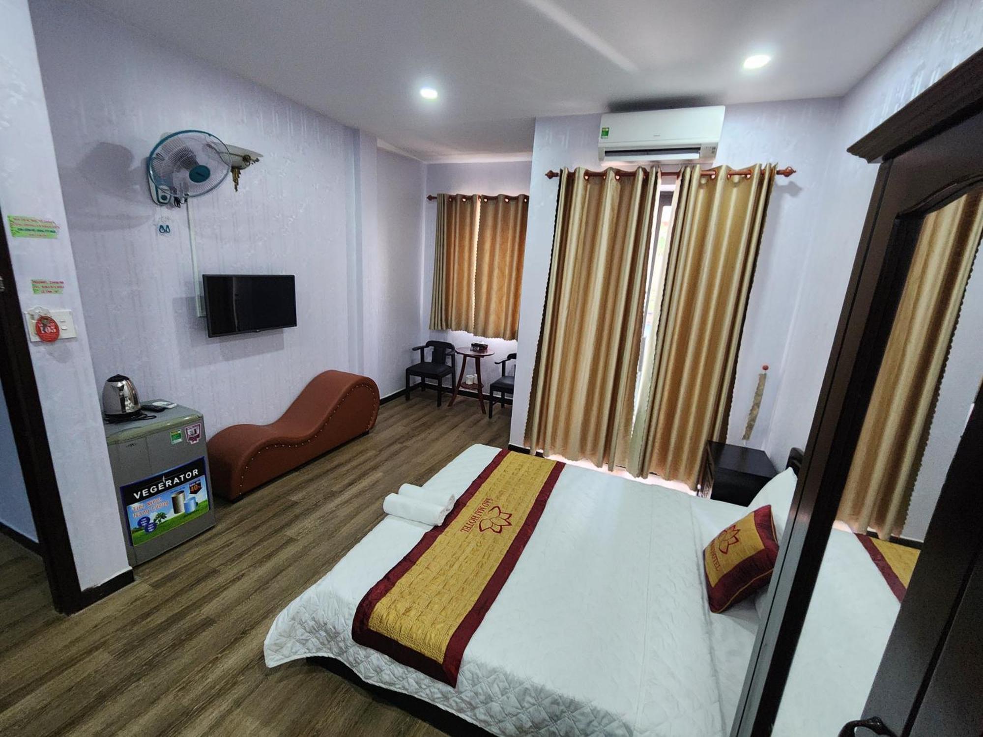 Khach San Sao Mai Hotel Ho Chi Minh City Exterior photo